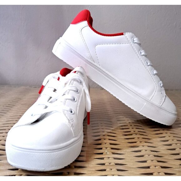 Disney Aldi's Women's 4 Minnie Mouse White Red Low Cut Lace Up Sneakers - Picture 1 of 9